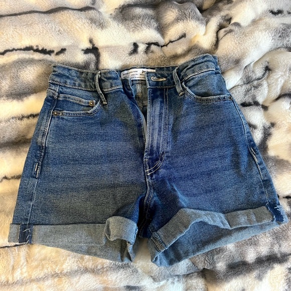 High-waisted blue denim shorts - Picture 1 of 4